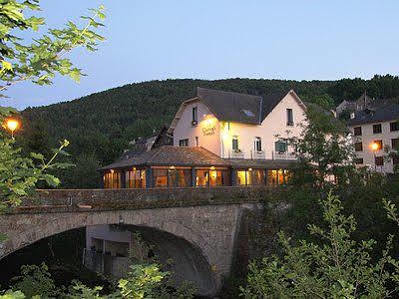 Bagnols-les-Bains Les Chemins Francis - Modern Hotel المظهر الخارجي الصورة